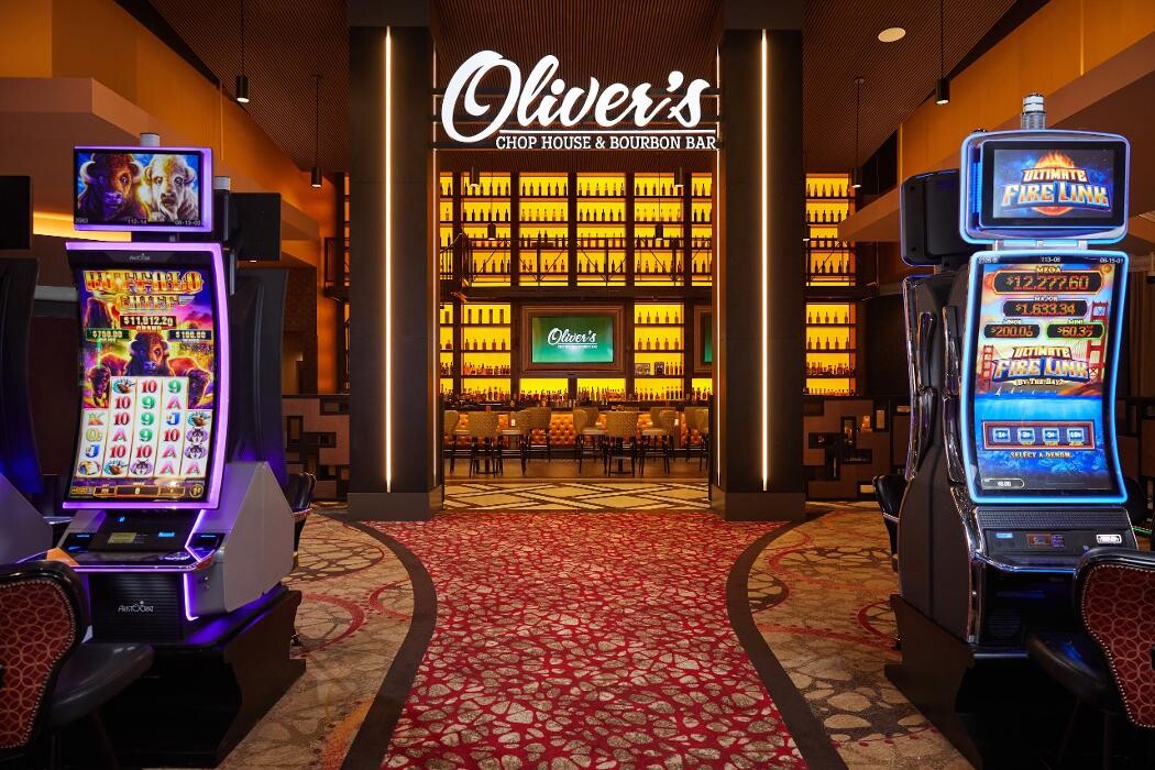 Images Oliver's Chop House & Bourbon Bar at Derby City Gaming and Hotel