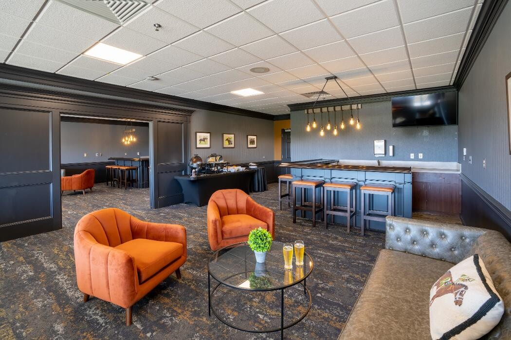 Images Colonial Downs Racetrack