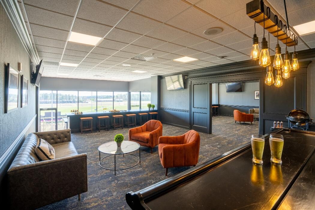 Images Colonial Downs Racetrack