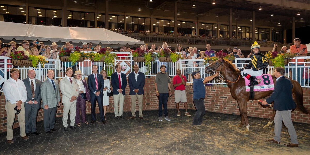 Images Colonial Downs Racetrack