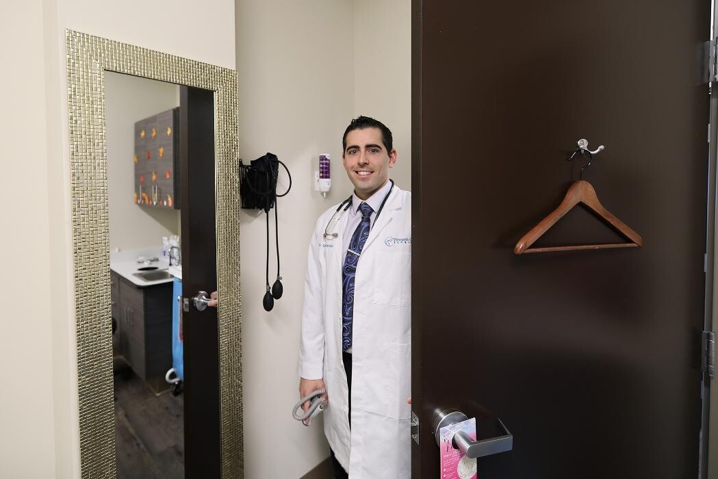 Images Sean Tarride, DO, FAOBOG