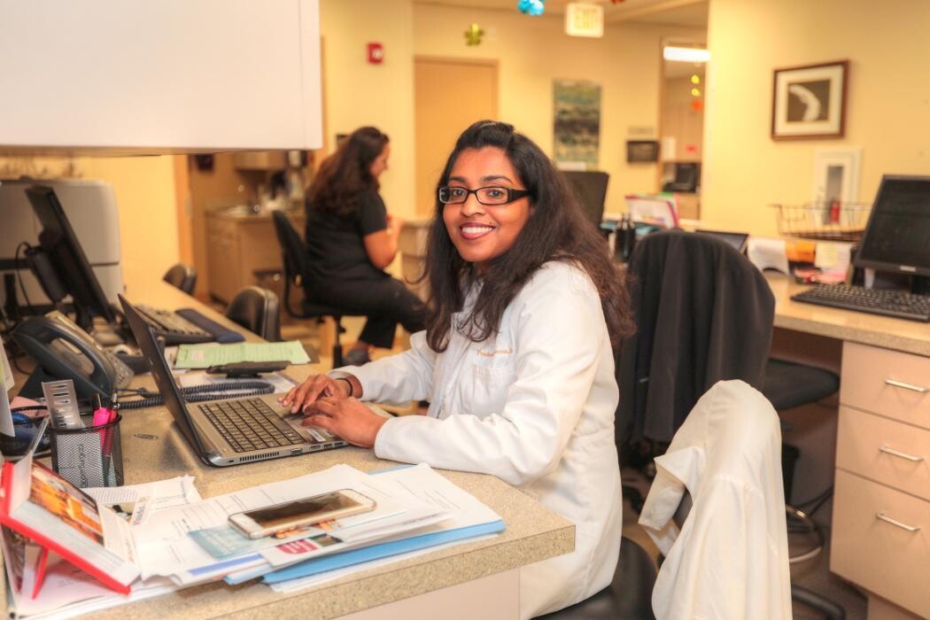 Images Prashanti Logeswaran, MD