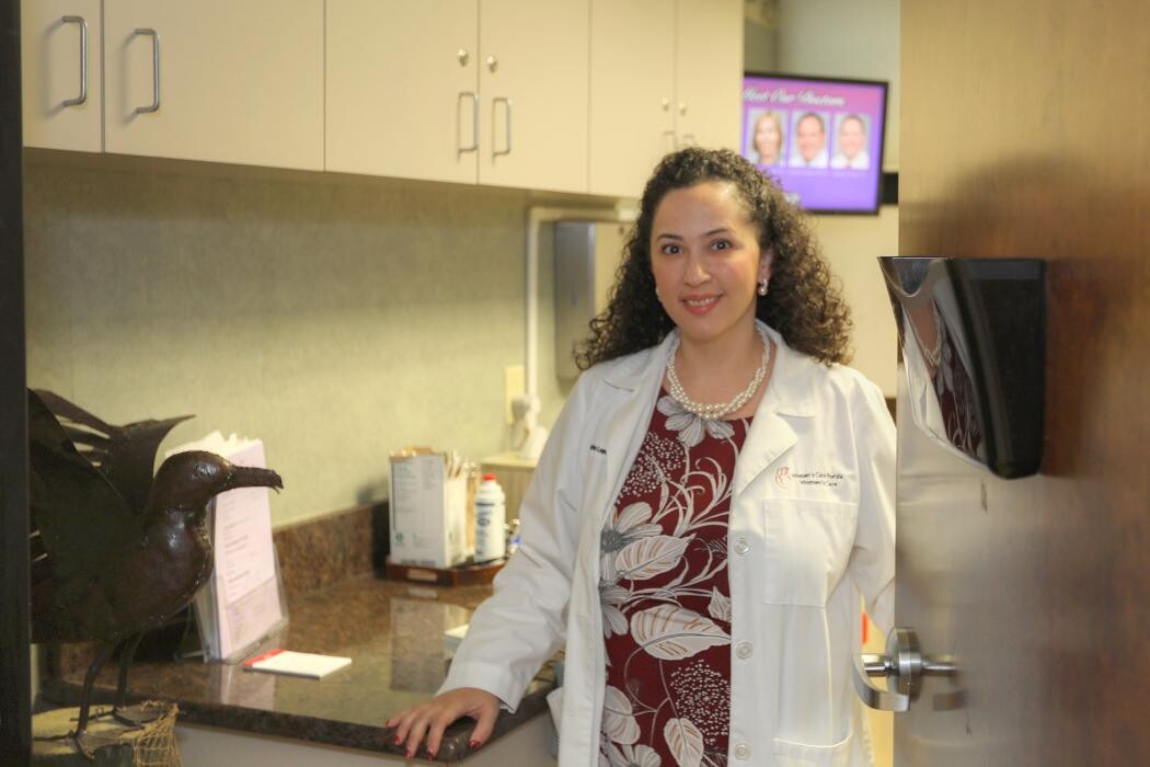 Images Jennifer Lopez Troy, MD