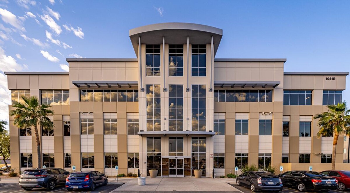 Images Mara Dubnow, MD