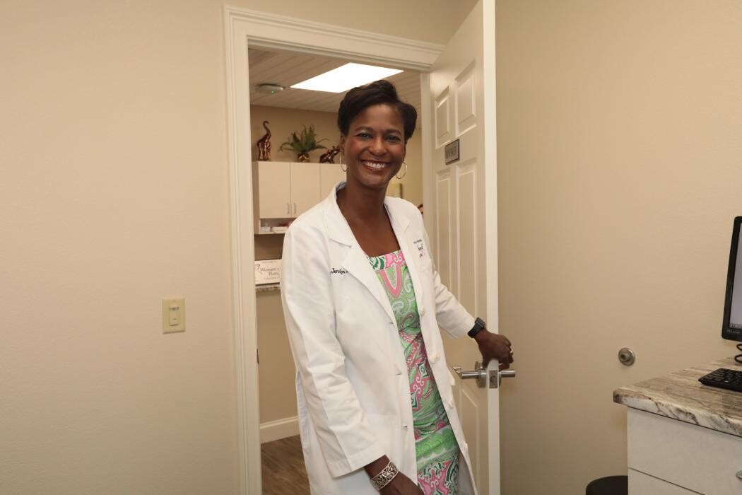 Images Jennifer M. Nixon, MD, FACOG