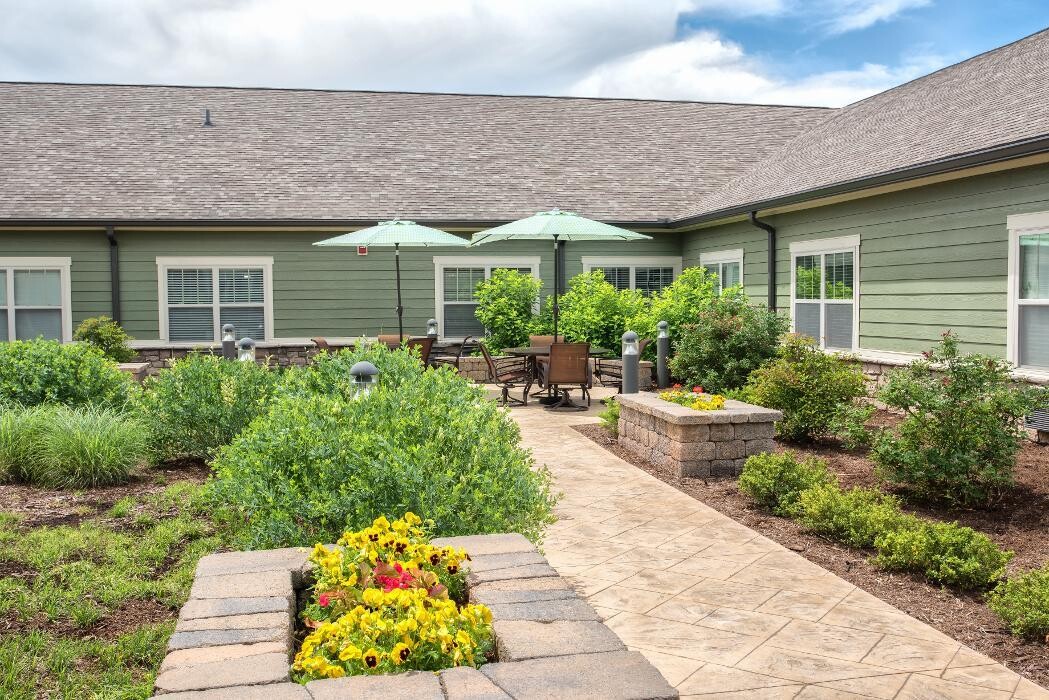 Images Dominion Senior Living of Crossville