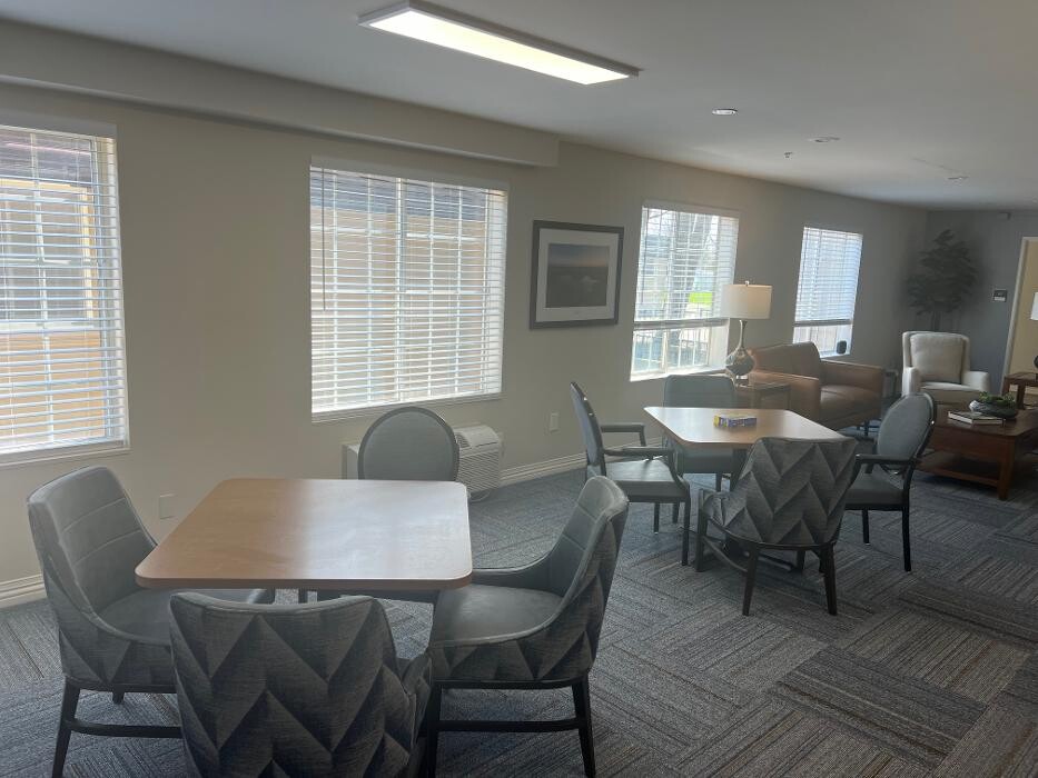 Images Main Street Senior Living of Oregon