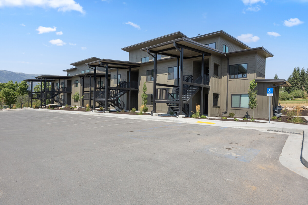 Images The Pointe at Wolf Creek