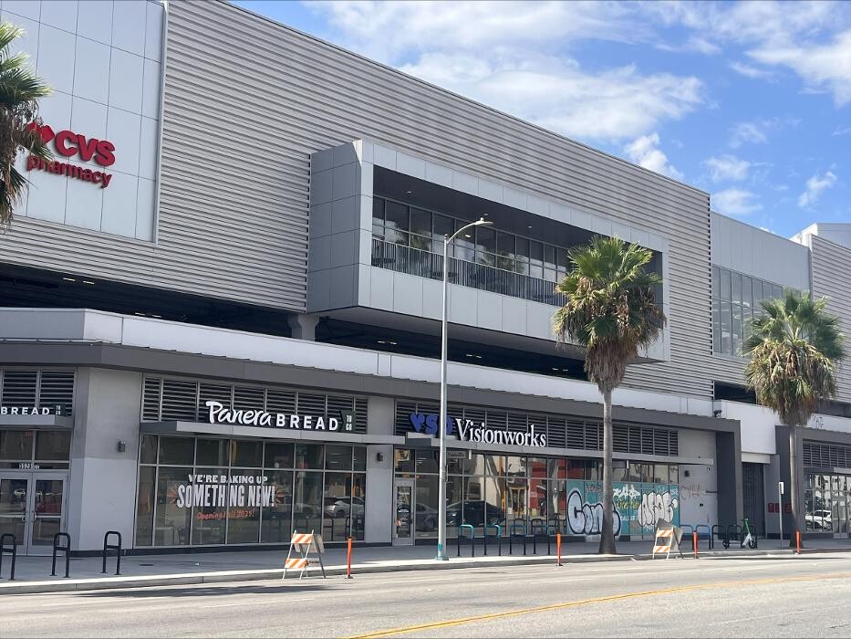 Images Visionworks Sunset & Western