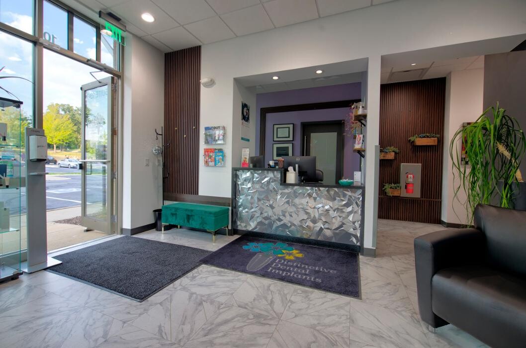 Images Distinctive Dental Implants, April Tressler, DDS/AFAAID