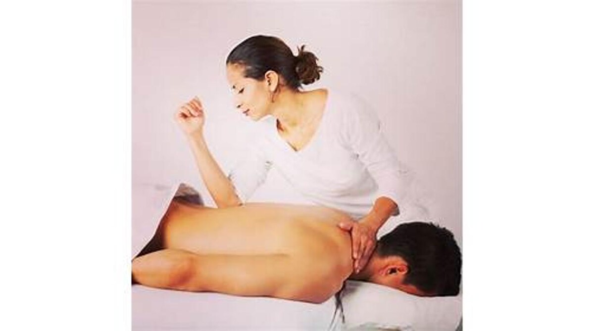 Images Zen'd Out Couples Massage Spa