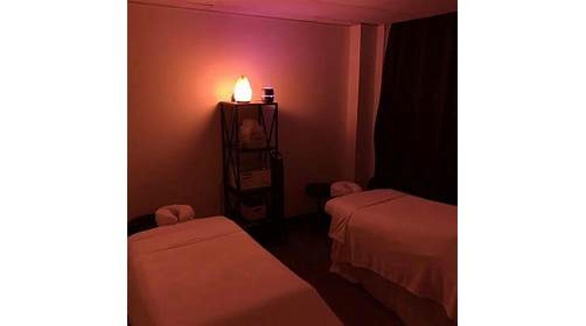 Images Zen'd Out Couples Massage Spa