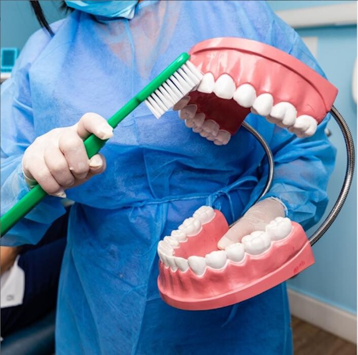 Images Garmen Dental Emergencies and Smiles