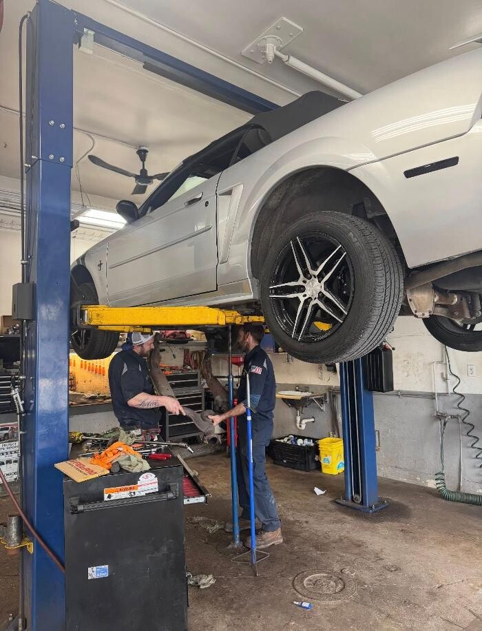 Images Novak's Service Center