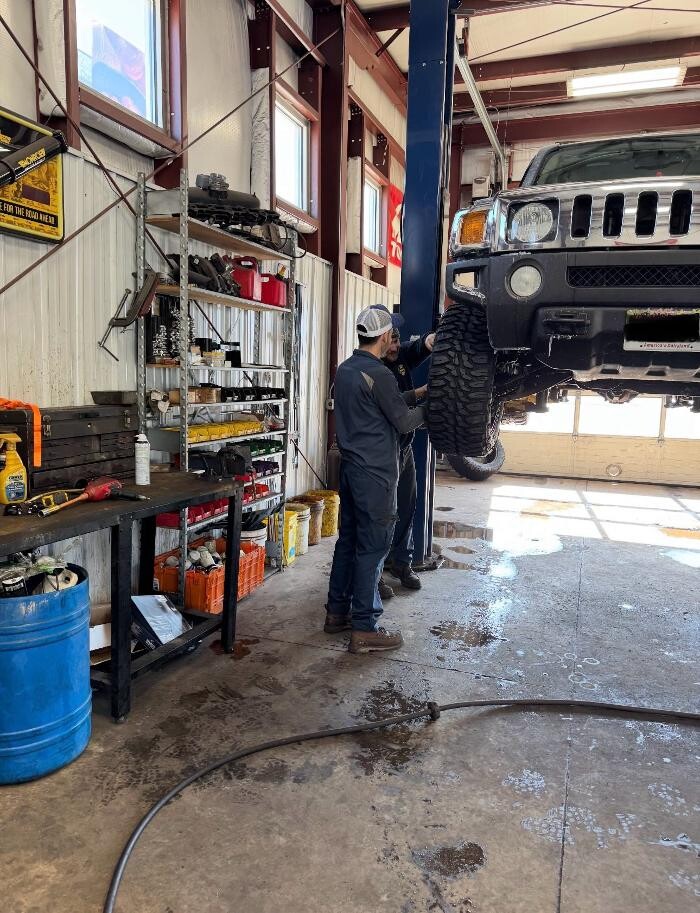 Images Novak's Service Center