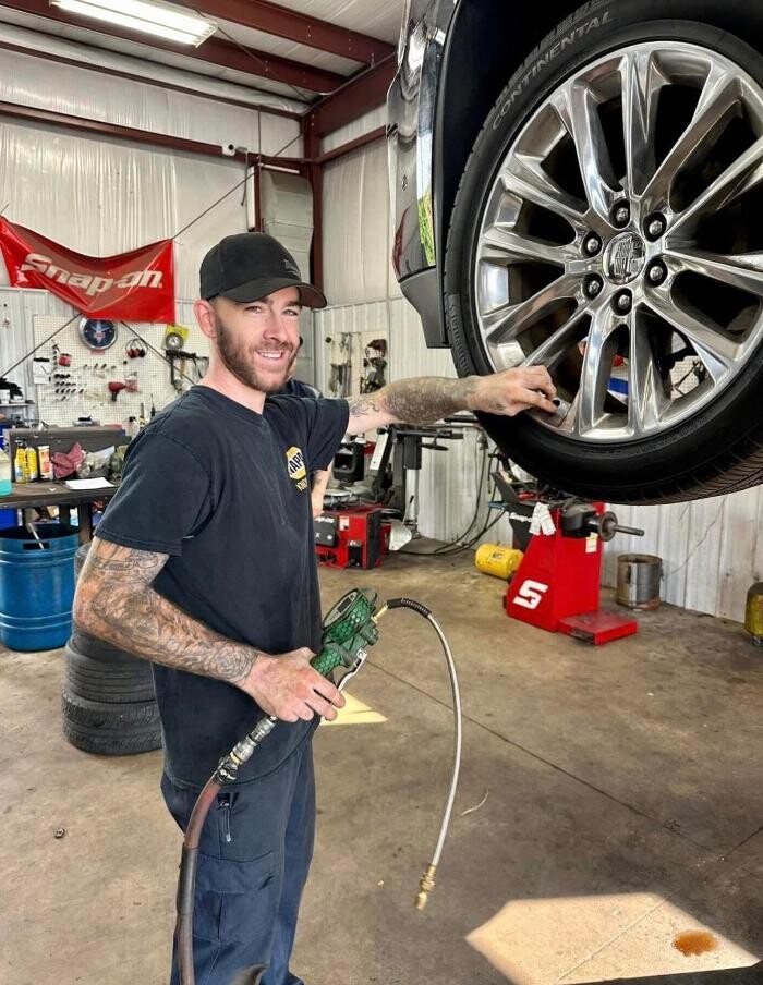 Images Novak's Service Center