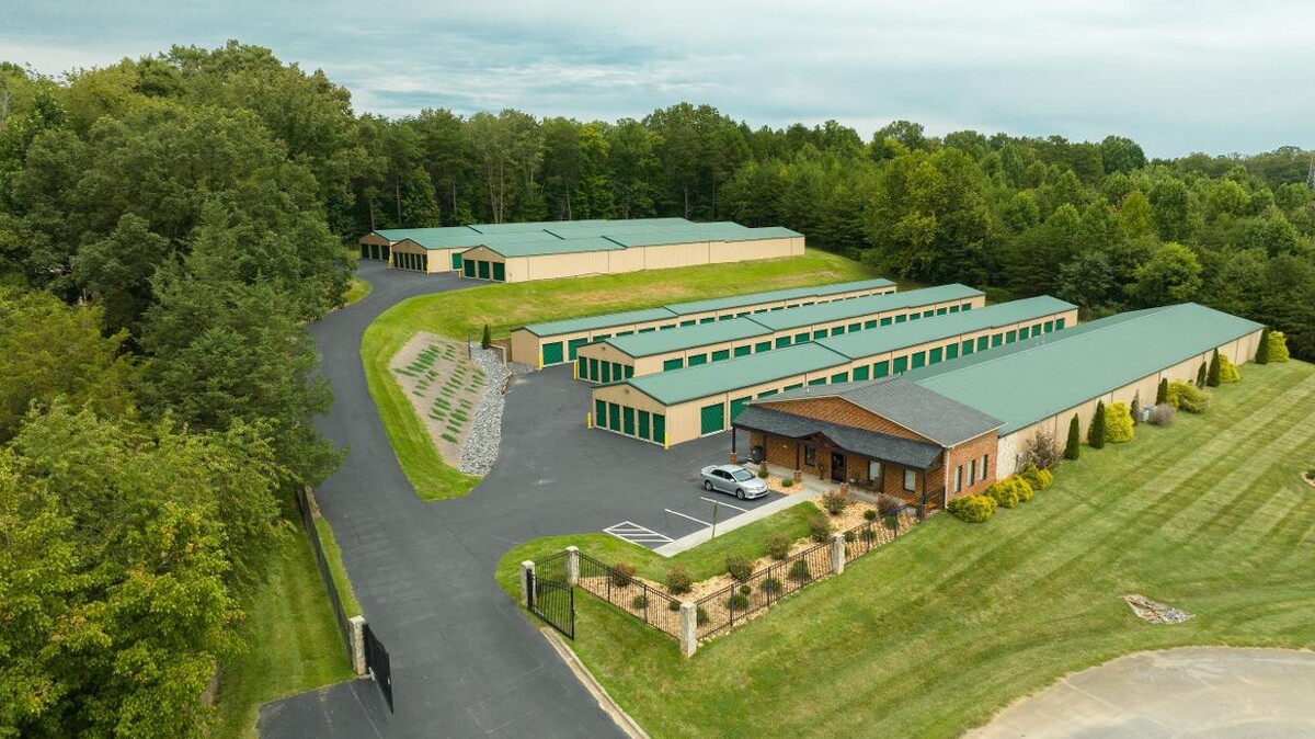 Images Superior Storage - Elkin