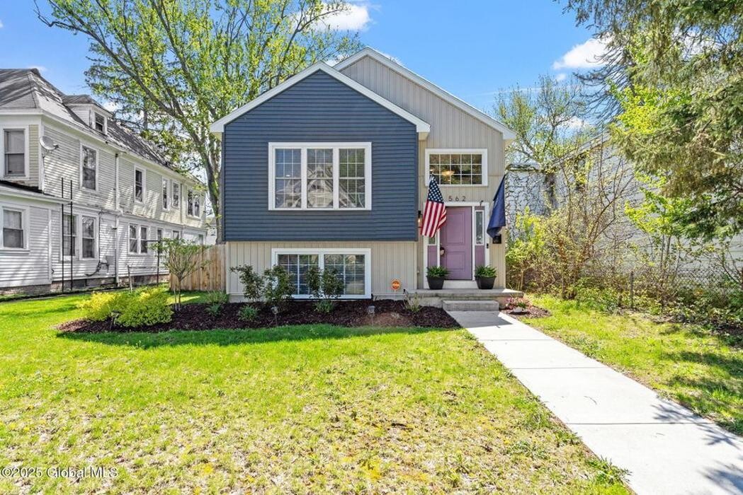 Images Red Dog Realty NY