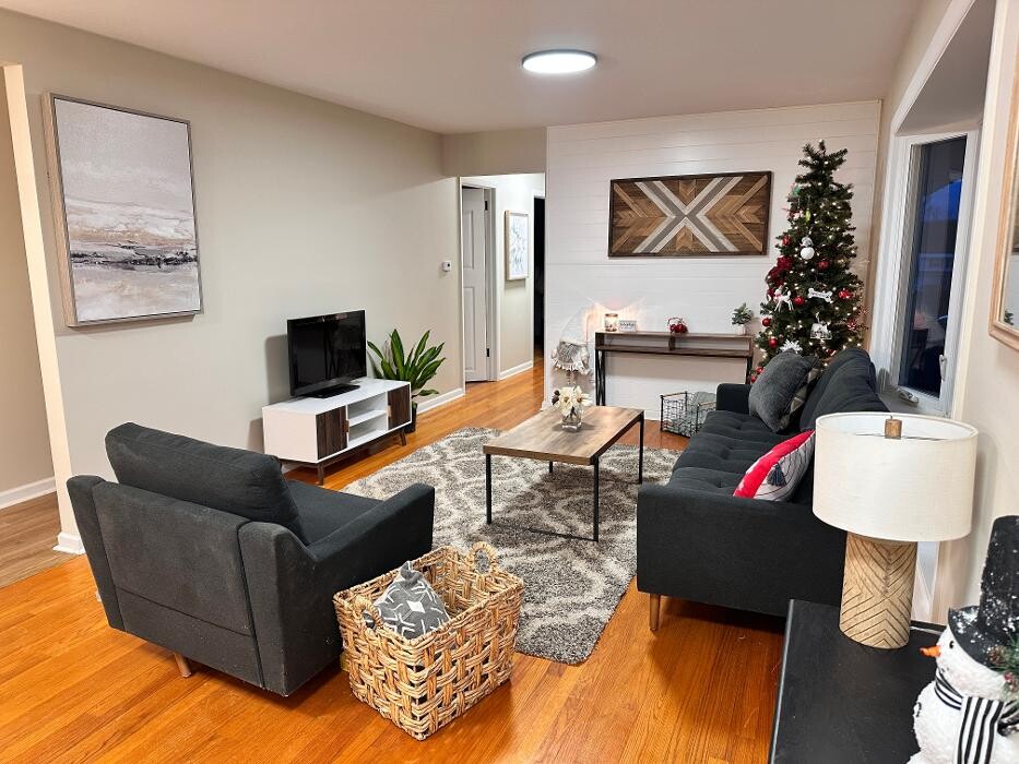 Images Red Dog Realty NY