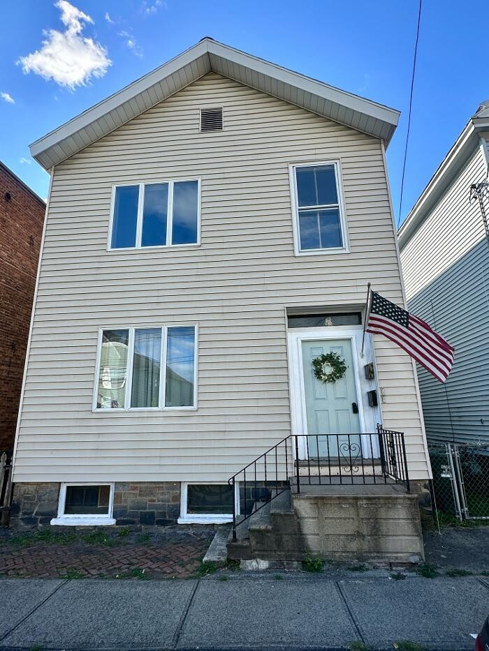 Images Red Dog Realty NY