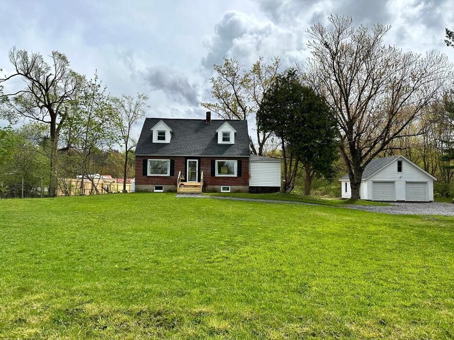 Images Red Dog Realty NY