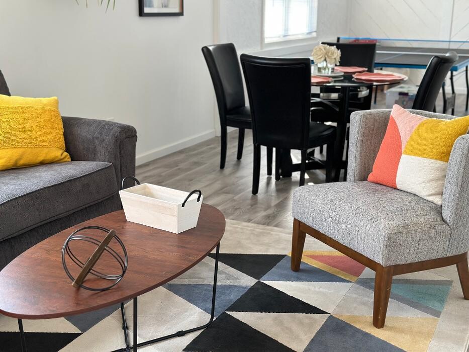 Images Red Dog Realty NY