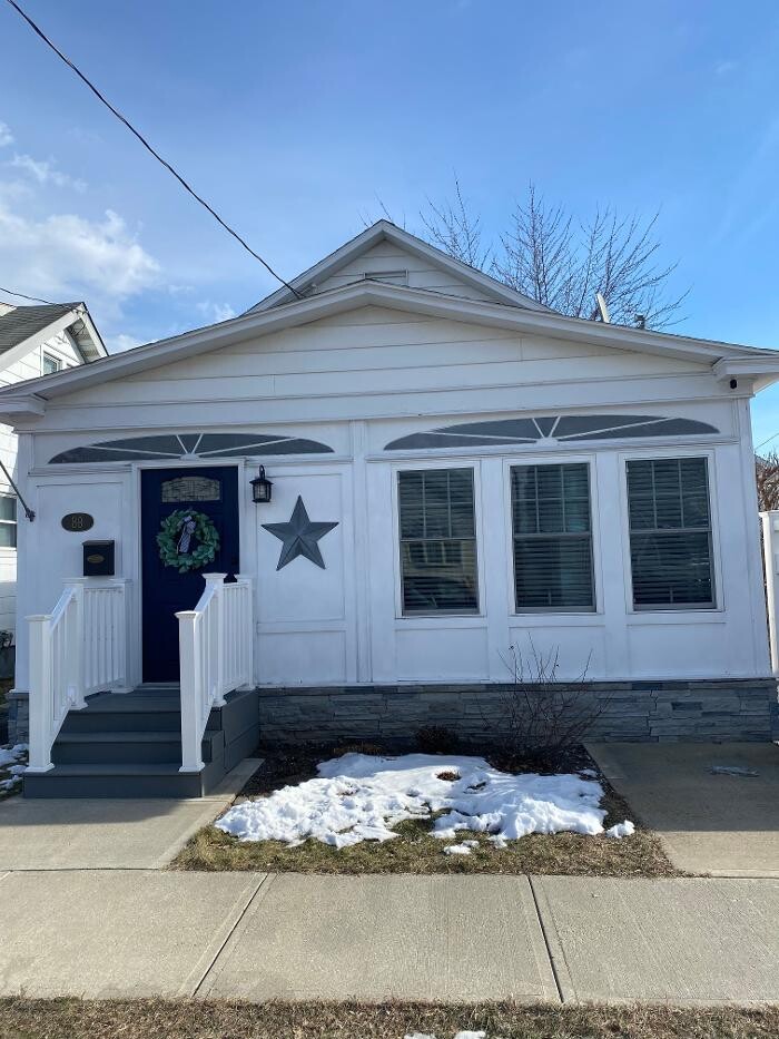 Images Red Dog Realty NY