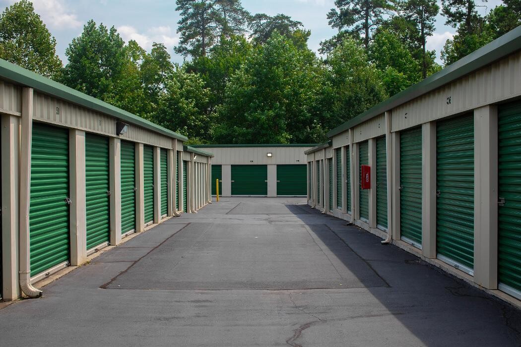 Images Superior Storage - Pilot Mountain