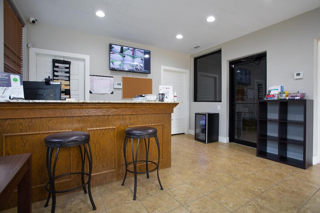 Images Superior Storage - Farmington