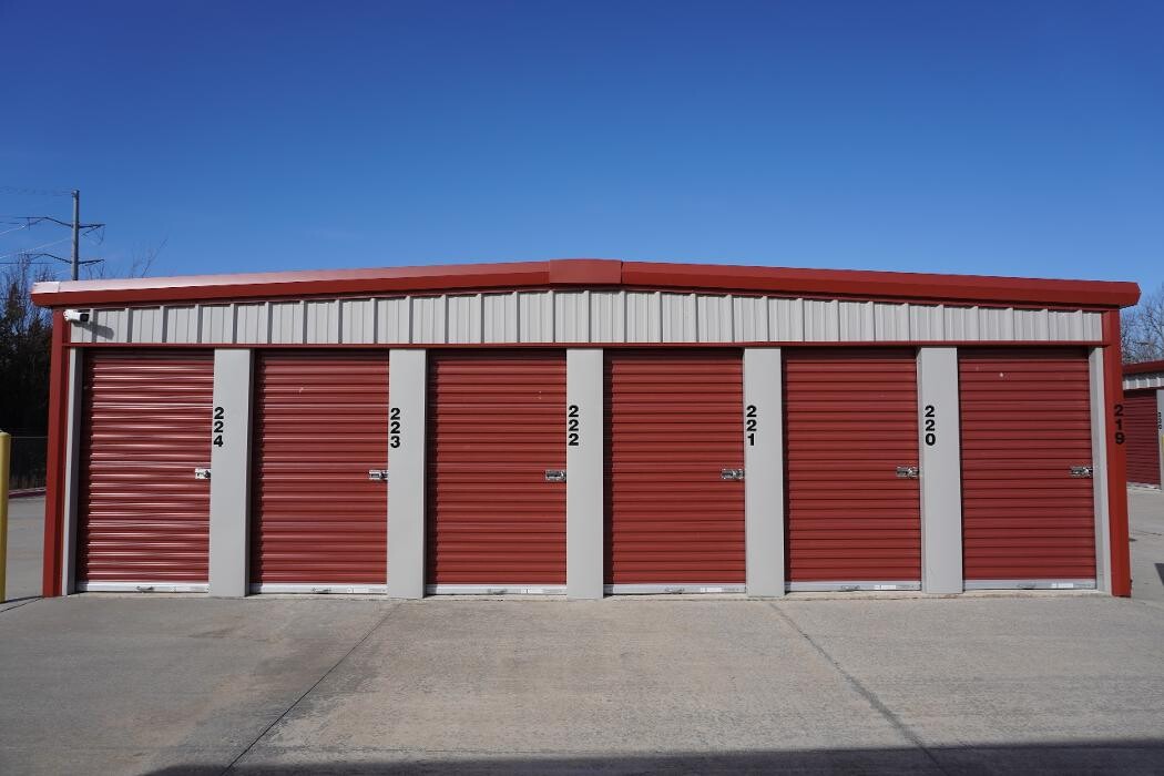 Images Superior Storage - Farmington