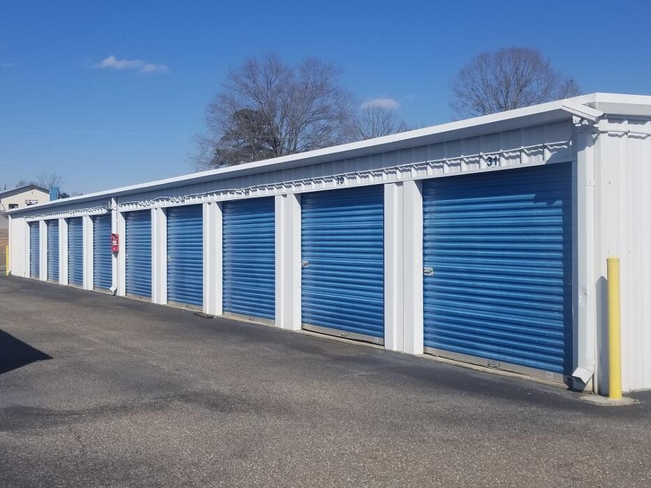 Images Superior Storage - East Bend