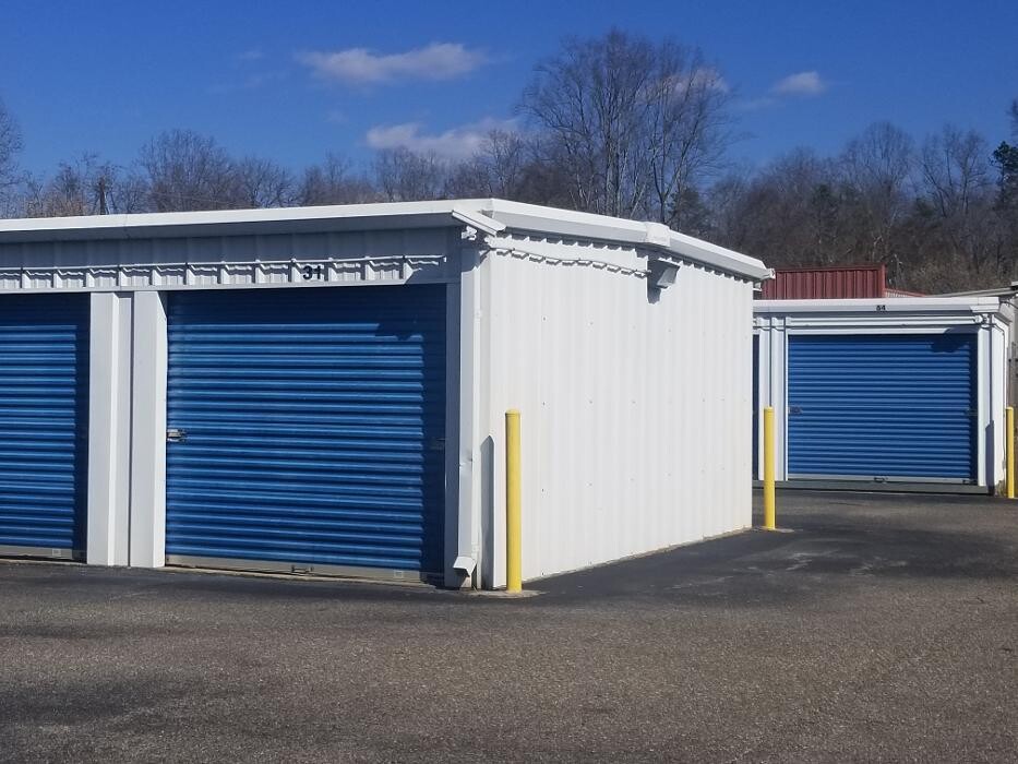 Images Superior Storage - East Bend