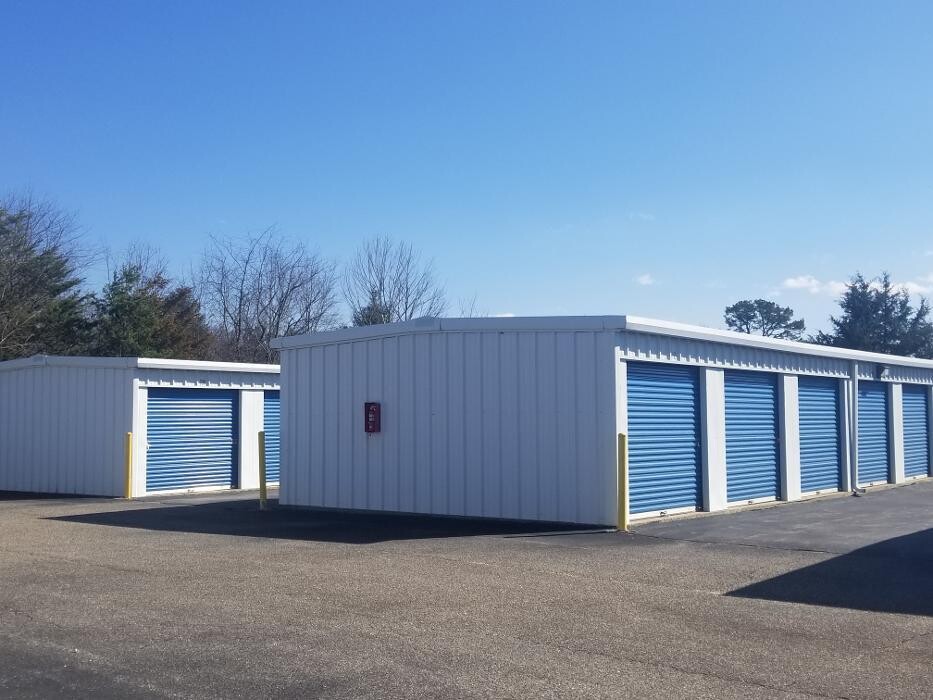 Images Superior Storage - East Bend