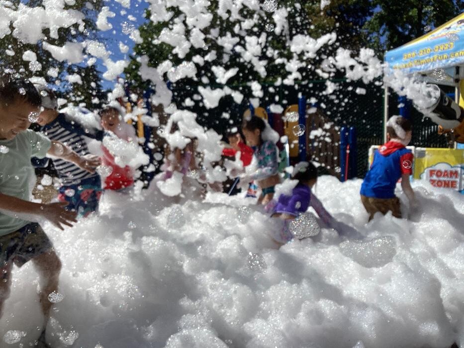 Images SplashTimesFun Foam Party & Snow FX Pros
