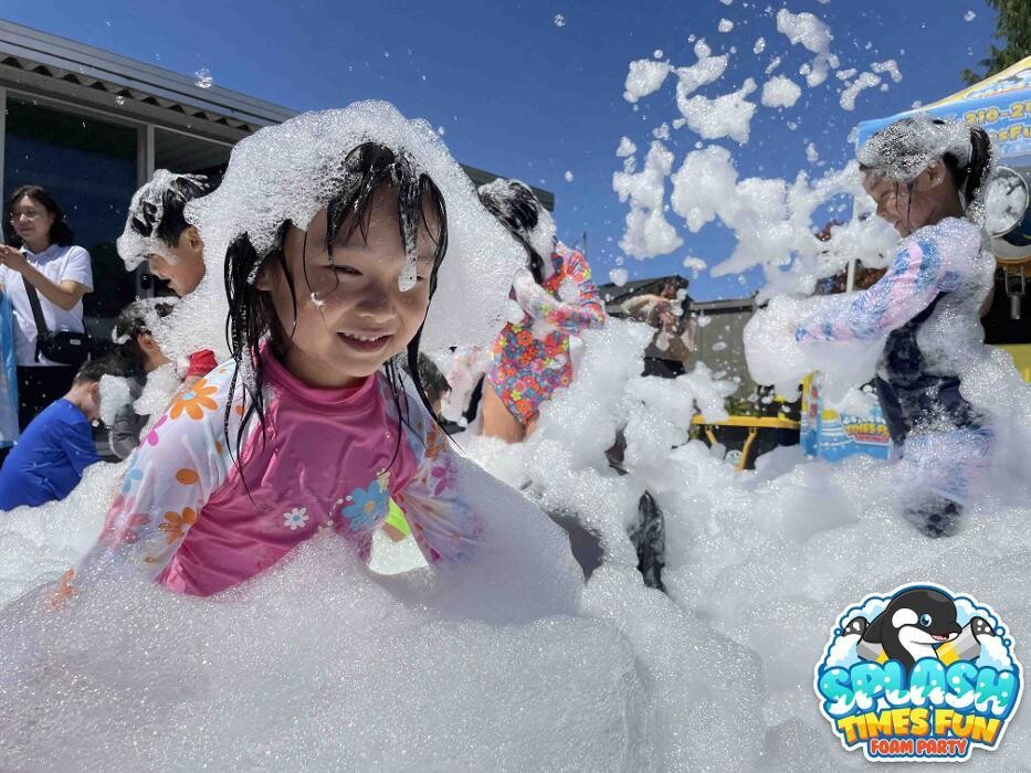 Images SplashTimesFun Foam Party & Snow FX Pros