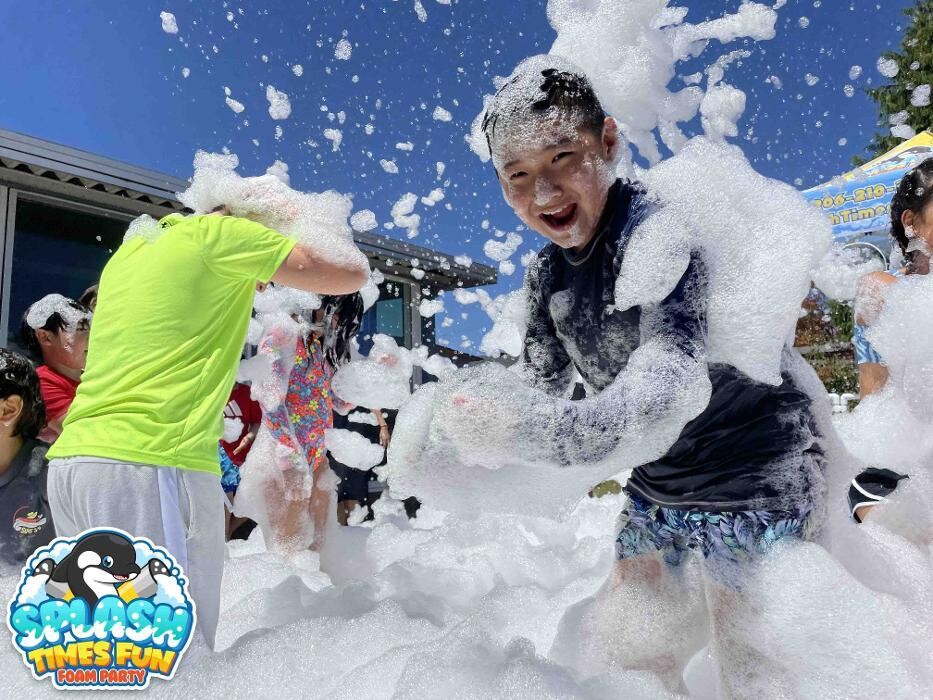 Images SplashTimesFun Foam Party & Snow FX Pros