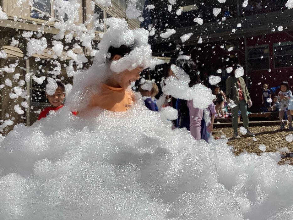 Images SplashTimesFun Foam Party & Snow FX Pros