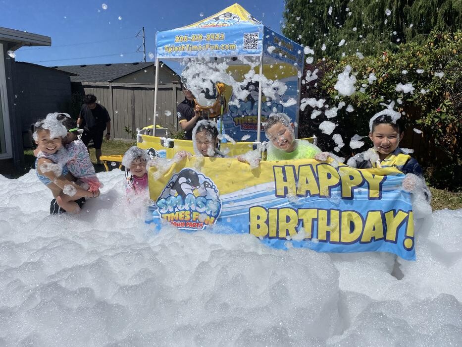 Images SplashTimesFun Foam Party & Snow FX Pros