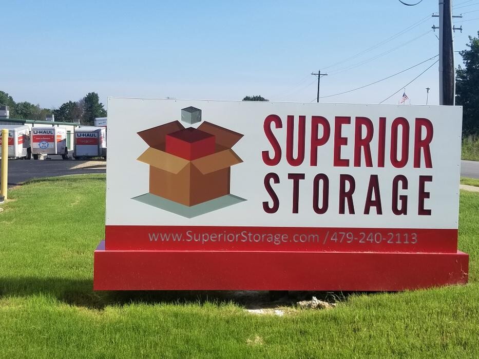Images Superior Storage - Oak St