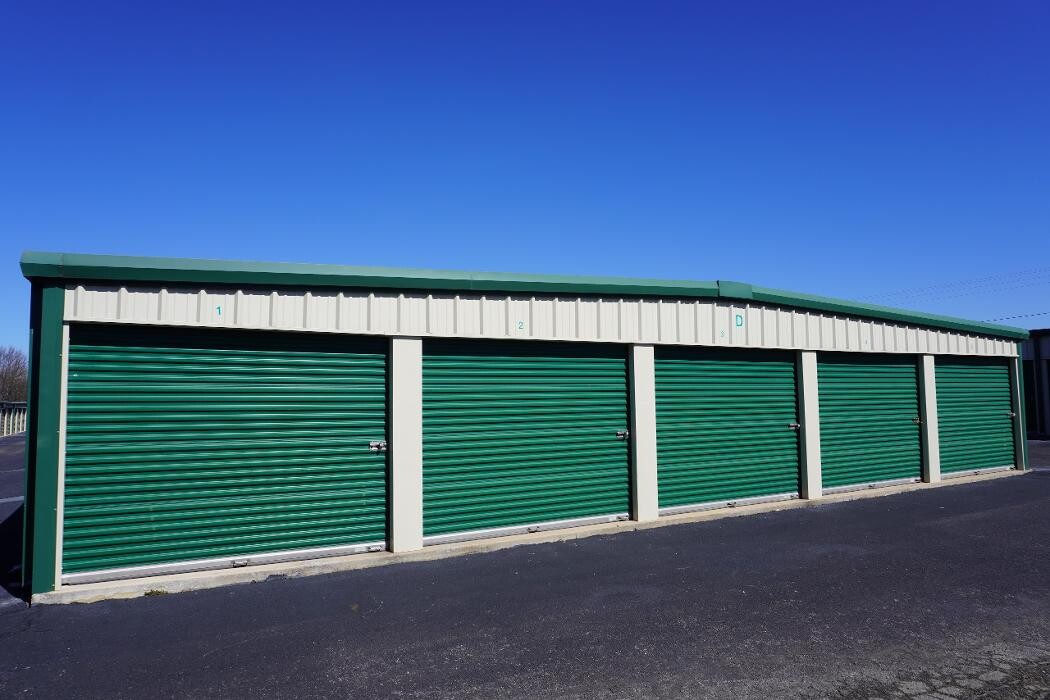 Images Superior Storage - Oak St