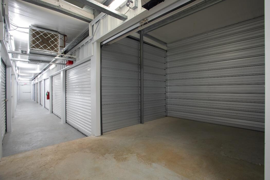 Images Superior Storage - Robinson Ave