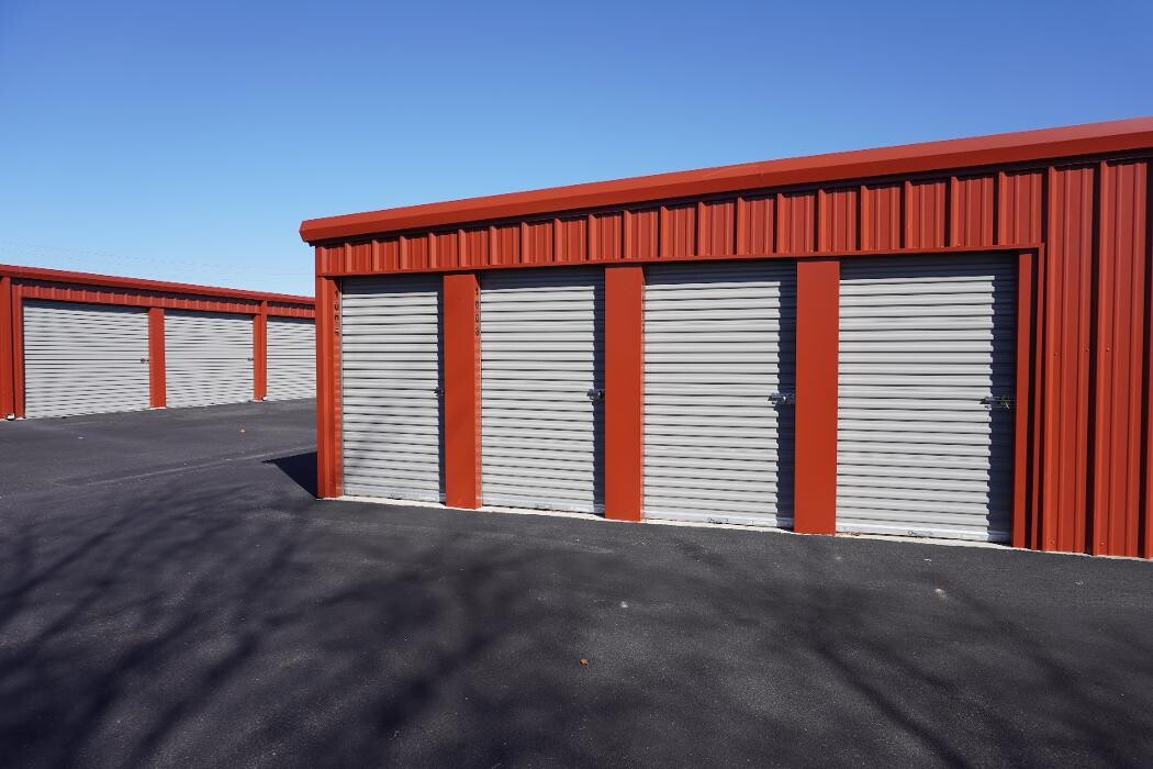 Images Superior Storage - Robinson Ave