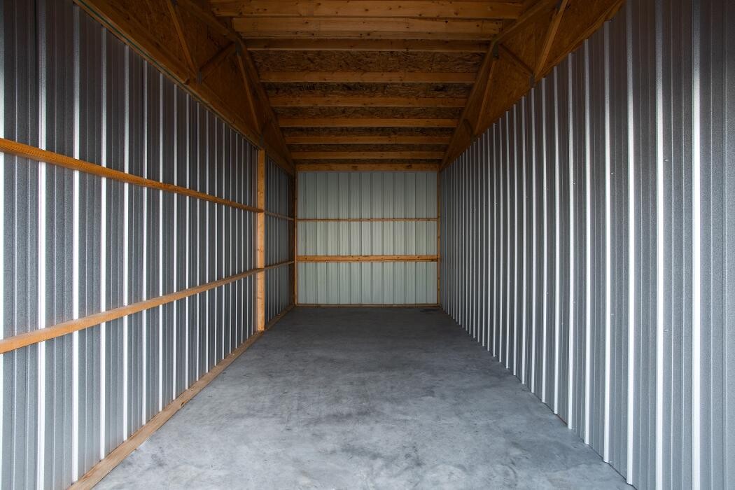 Images Superior Storage - King