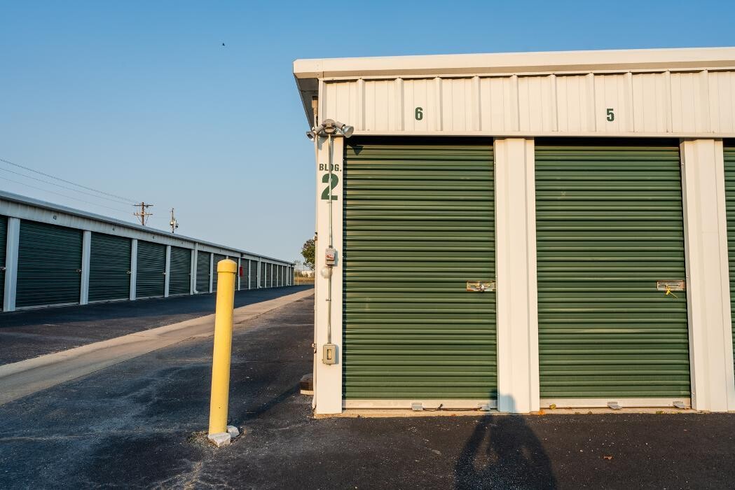 Images Superior Storage - Airport Blvd