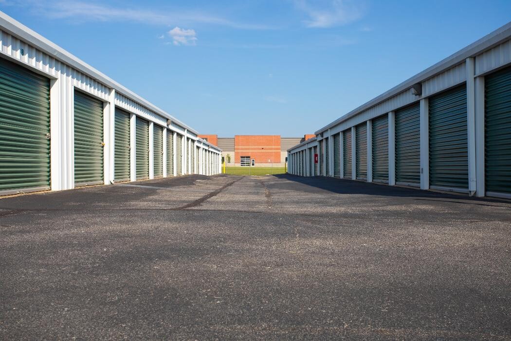 Images Superior Storage - Airport Blvd