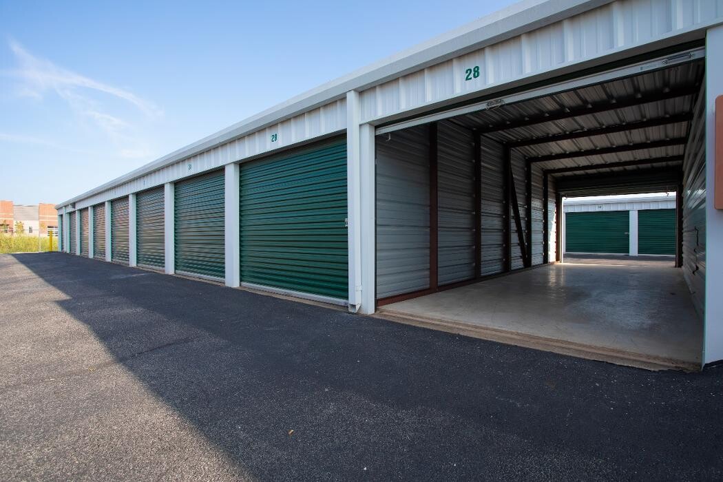 Images Superior Storage - Airport Blvd