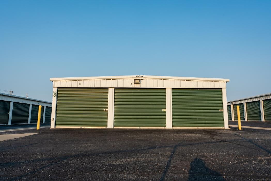 Images Superior Storage - Airport Blvd