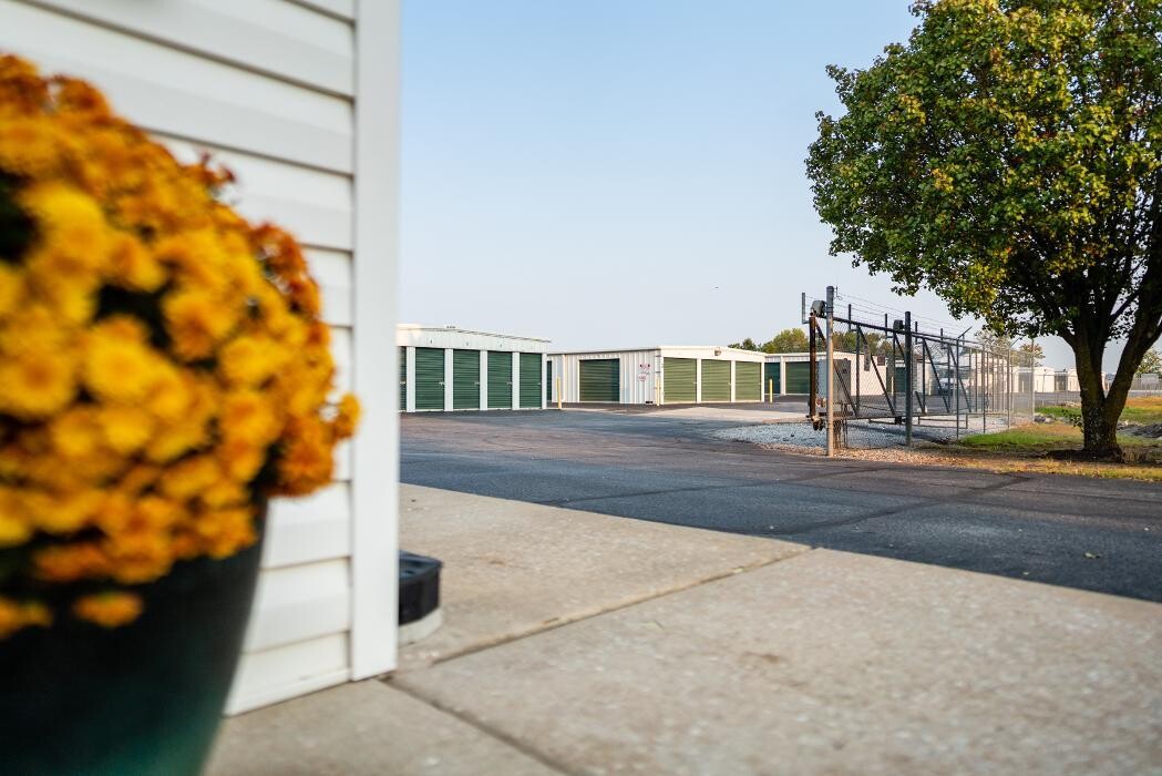 Images Superior Storage - Airport Blvd