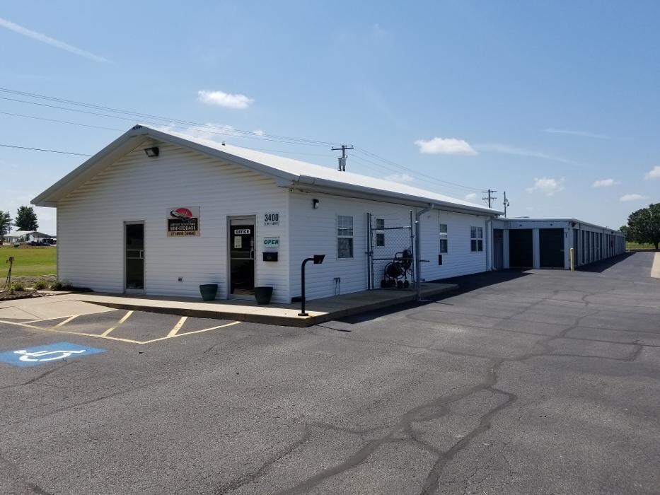 Images Superior Storage - Airport Blvd