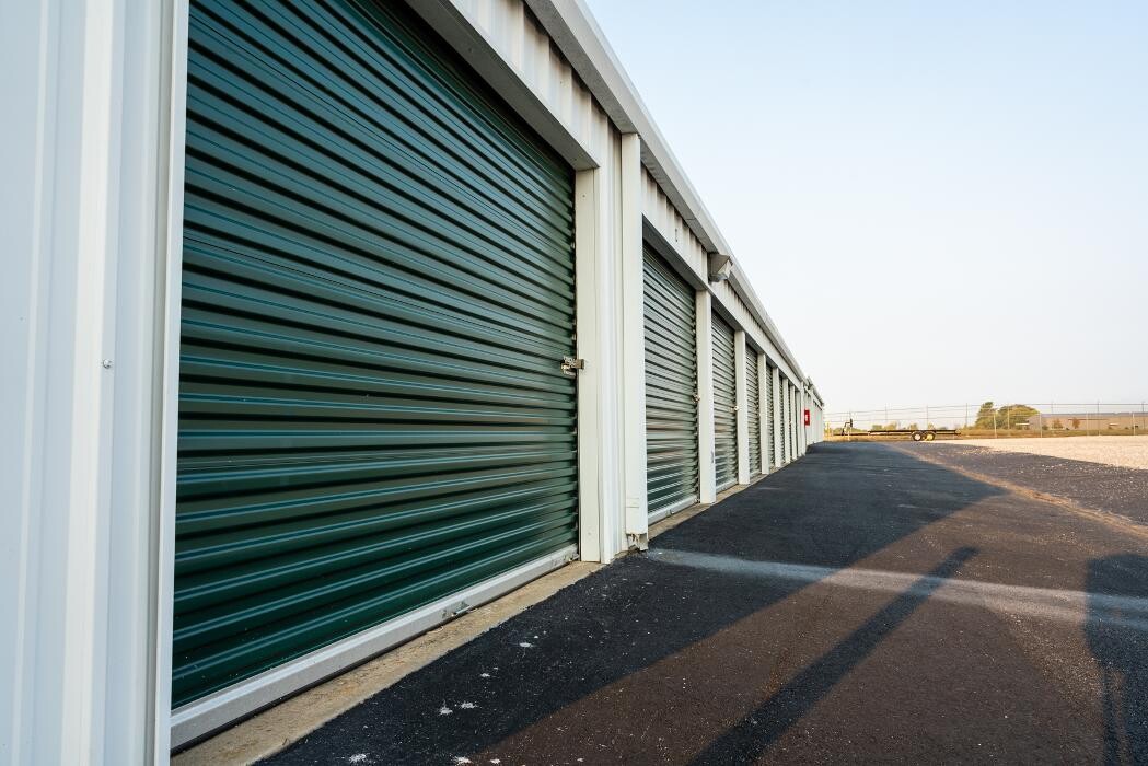 Images Superior Storage - Airport Blvd